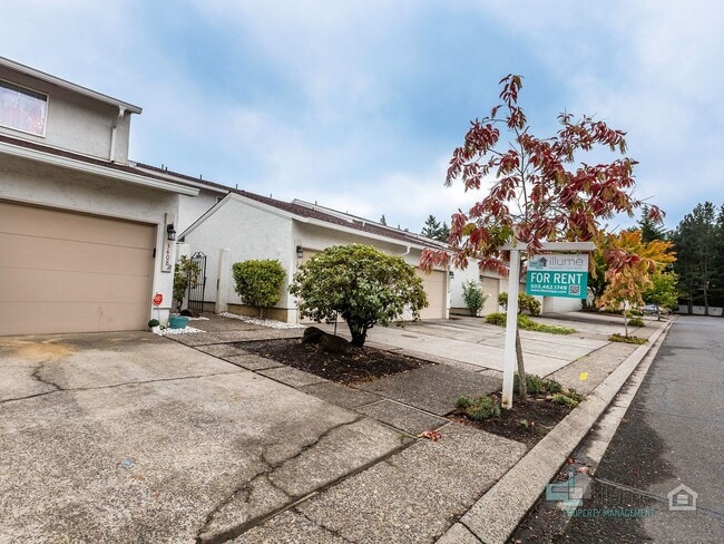 Building Photo - Inviting 2-Bedroom, 2.5 Bathroom Home in G...