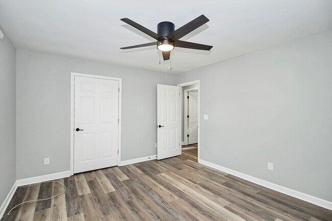 Building Photo - 2921 Ravencroft Dr