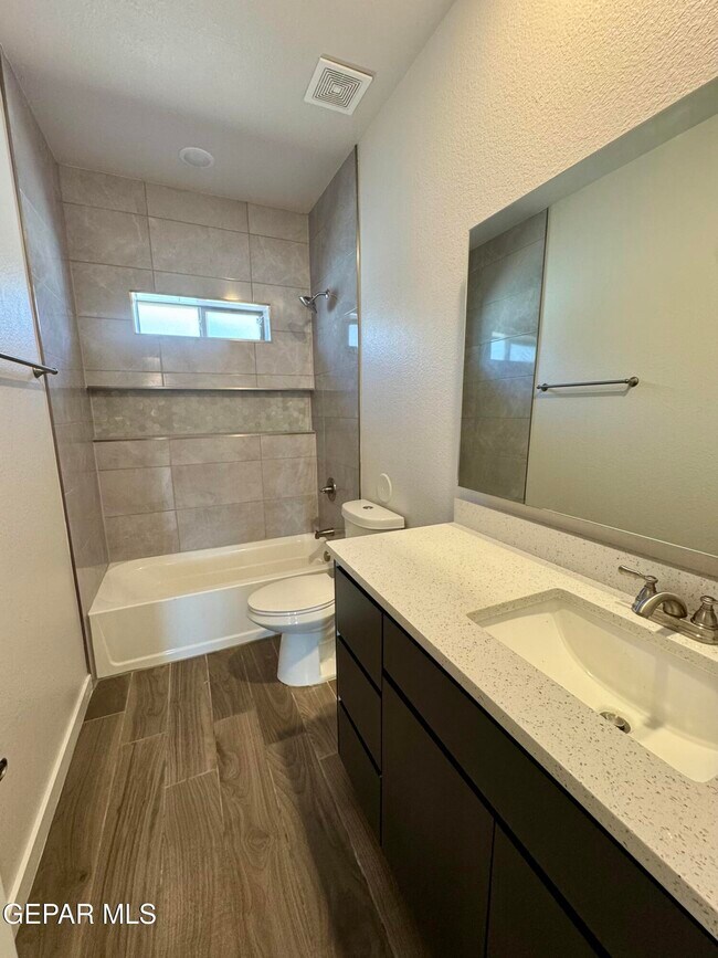 Building Photo - 12725 Don Norte St