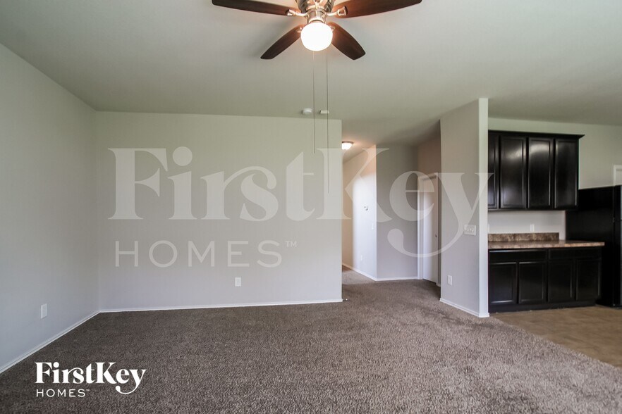 Building Photo - 16406 Peyton Stone Cir