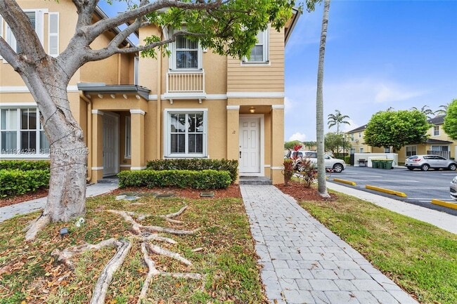 Building Photo - 230 SE 29th Ave