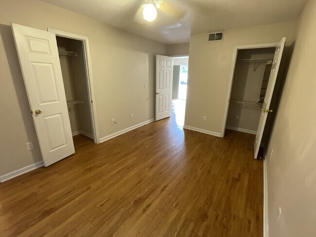 Building Photo - Cotton District 1BR | Bike to MSU | Spring '26 Lease Available