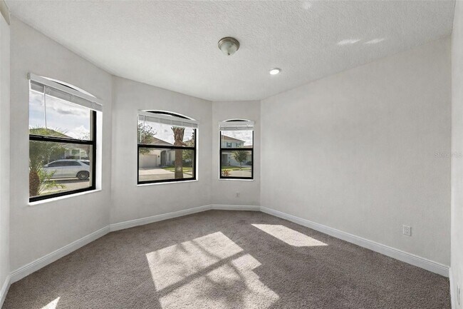 Building Photo - 34155 Evergreen Hill Ct