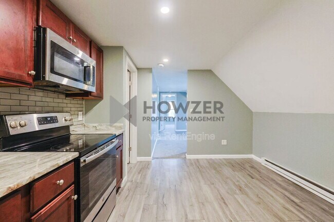 Building Photo - 4 E Broadway