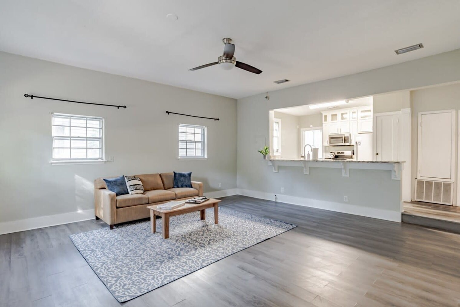 Building Photo - 402 Michigan Ave