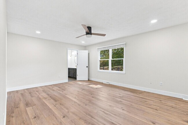 Building Photo - 117 Ridgeview Dr