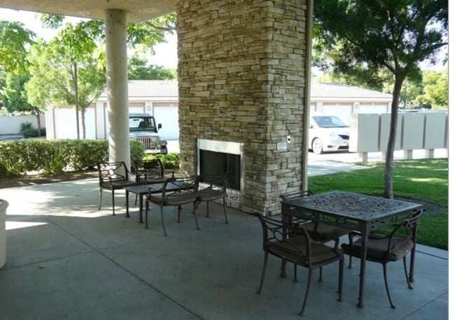 Building Photo - Upgraded 1BD/1BA Condo in Gated Temecula C...