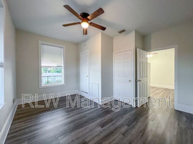 Building Photo - 11 N Central Ave