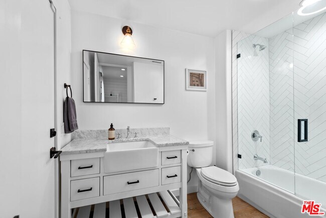 Building Photo - 23477 Palm Dr