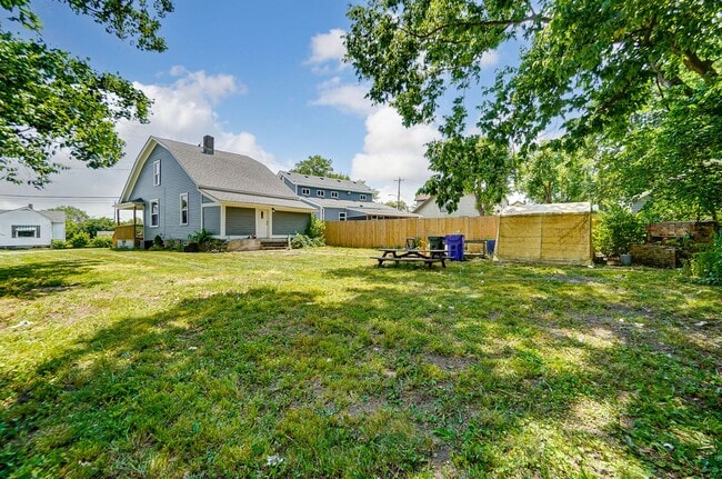 Building Photo - Spacious 3 Bedroom in Hamilton!