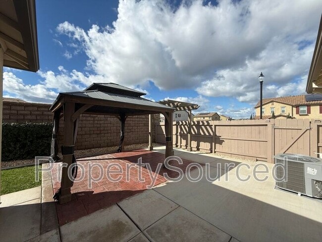 Building Photo - 1697 W Woodward Ave