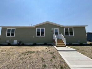 Building Photo - 5045 W Sawgrass Dr