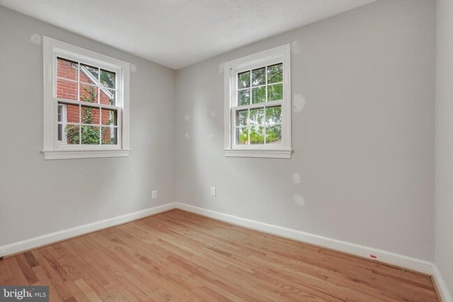 Building Photo - 1605 W Braddock Rd