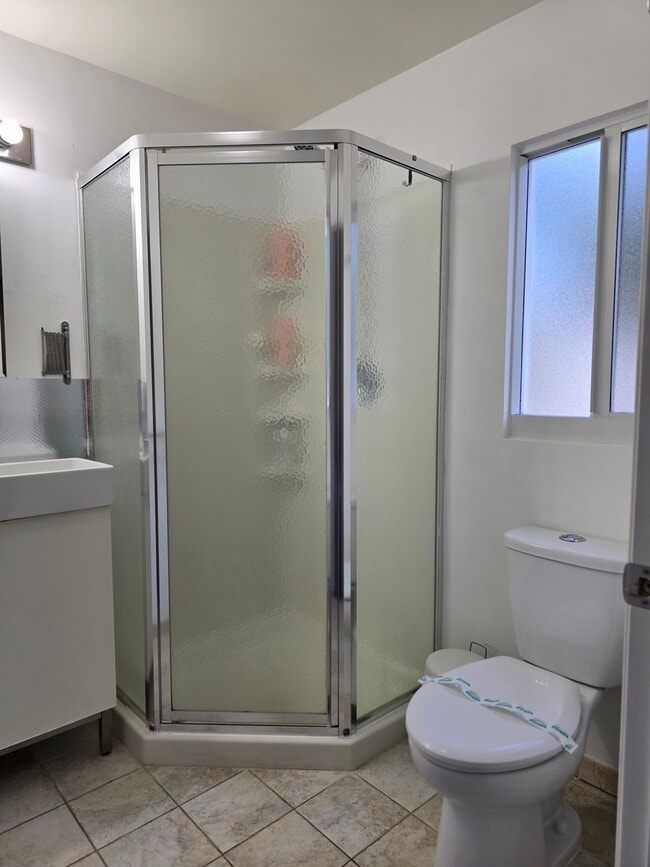 Building Photo - 1922 Garfield St