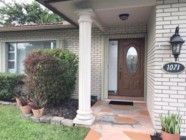 Building Photo - 1071 NW 83rd Dr