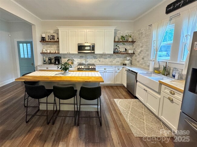 Building Photo - 120 S East Ave