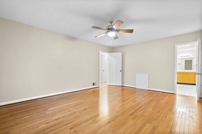 Building Photo - 4 Bed 3 Bath - Bethesda Single Family Home - Move In Ready