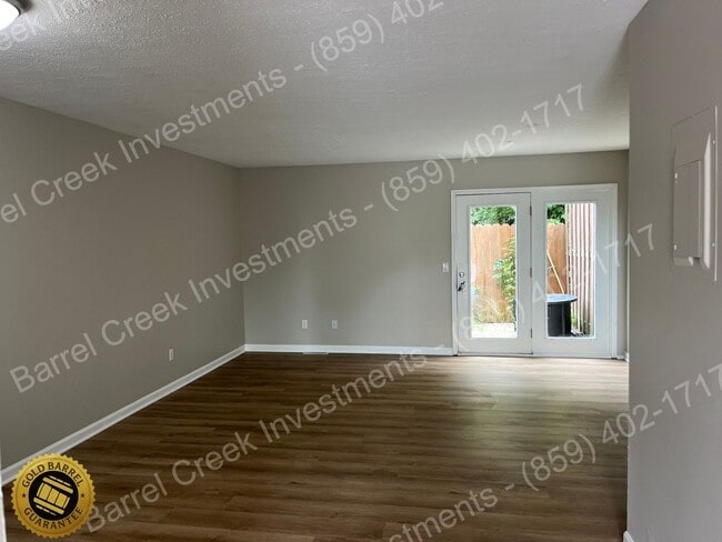 Building Photo - 2-Bed 1.5-Bath Townhome