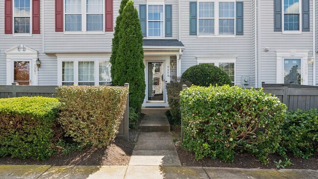 Building Photo - Discover the charm of this beautifully upd...