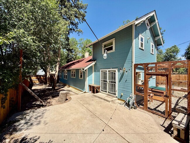 Building Photo - Charming 1925 Hillside Bungalow | Downtown Colorado Springs