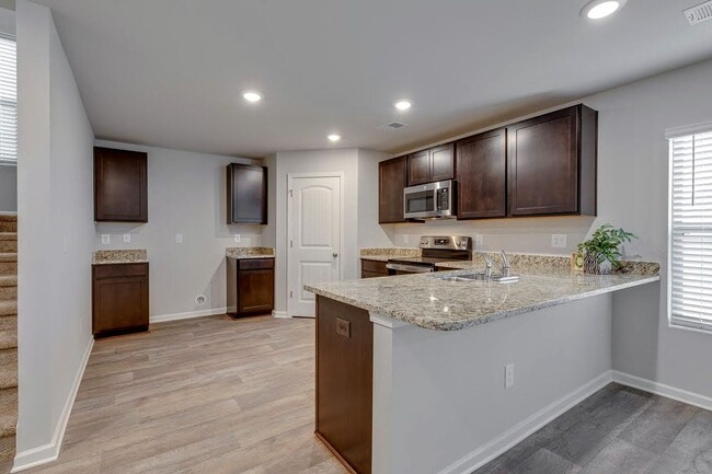 Building Photo - COMING SOON - Beautiful Fountain Inn home!  RARE FIND – Spacious 5 Bedroom Home with 1 Month FREE...