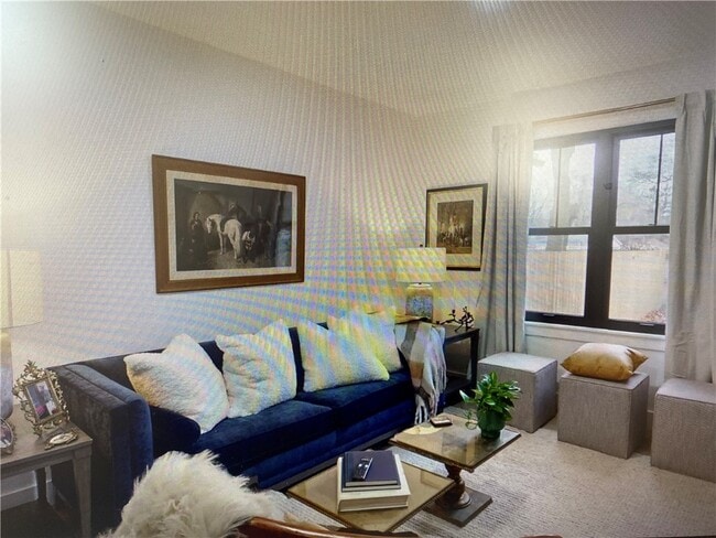 Building Photo - 911 S Main St