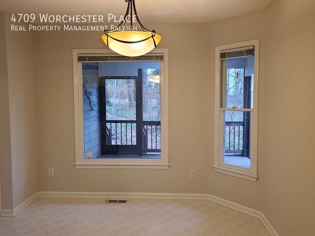 Building Photo - 4709 Worchester Pl