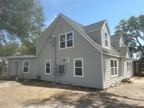 Building Photo - 1405 Miles St