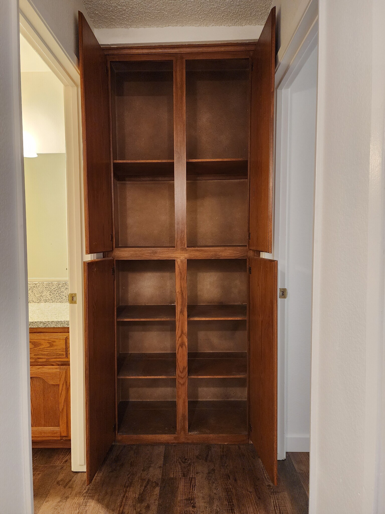 Linen Closet - 4617 N Charles Ave