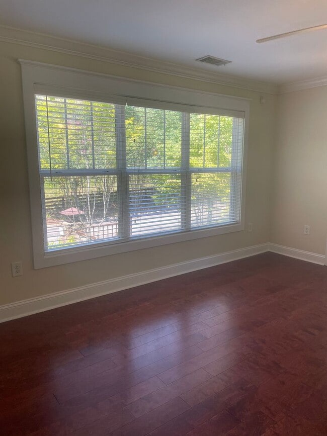 Building Photo - 02-206 Arkhipenko