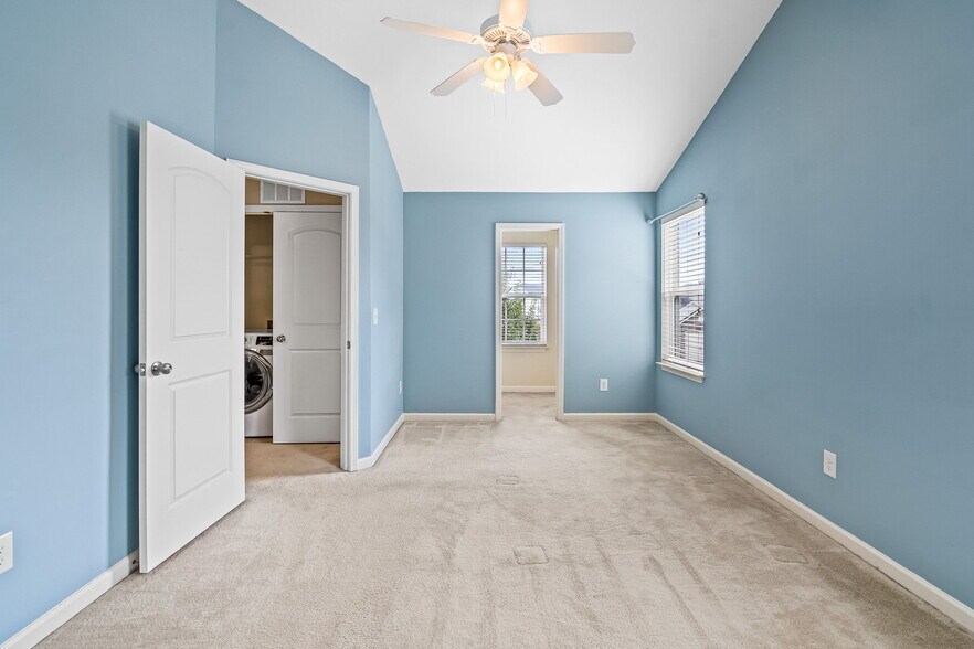 Upstairs Primary Suite - 774 Cairn Cir