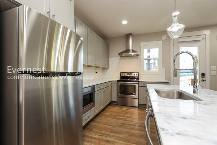 Building Photo - 220 Croleywood Ln