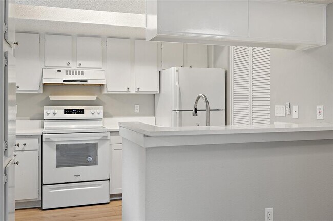 Building Photo - 7635 Guadalupe St