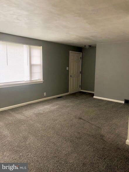 Building Photo - 50 Dymond Ave