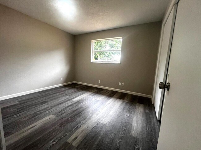 Building Photo - 1409 Cadillac Dr