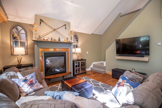 Building Photo - 32 Attitash Loop