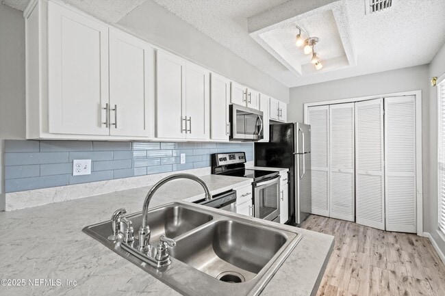 Building Photo - 4846 Kingsmeadow Ln
