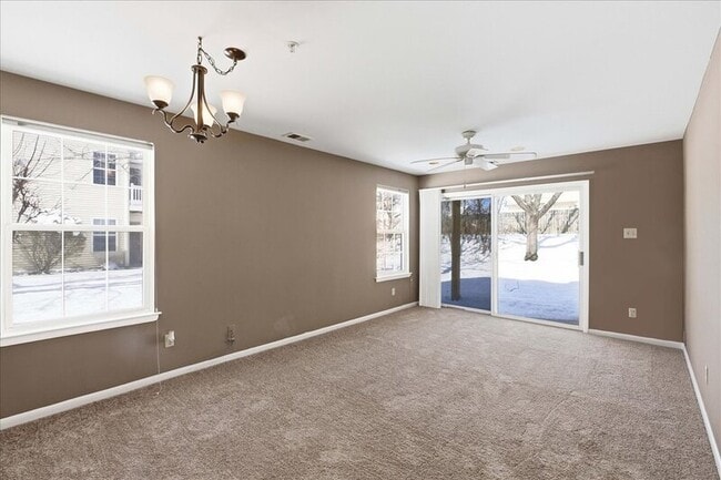 Building Photo - 29 Foxglove Dr