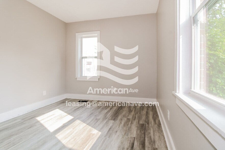 Building Photo - 4354 Somerset Ave