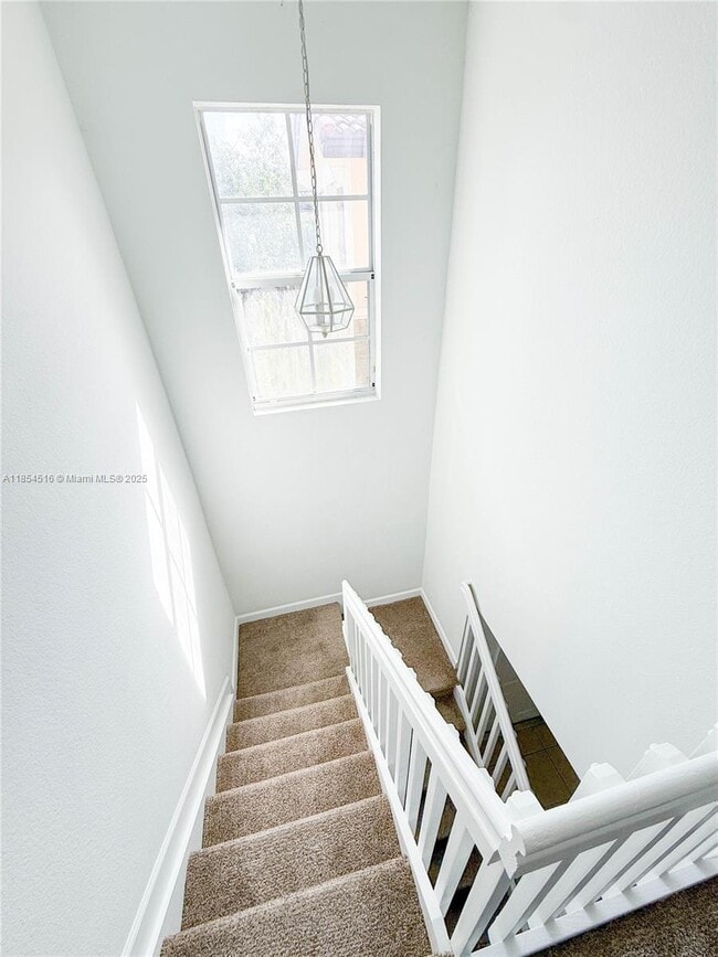 Building Photo - 1720 NE 33rd Ave