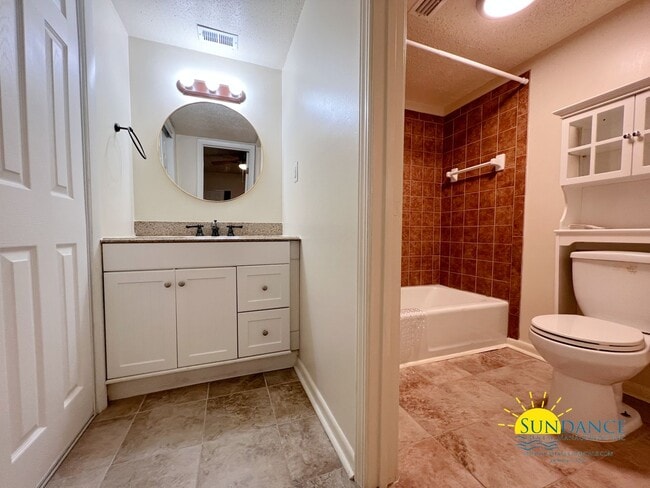 Building Photo - Great 1 Bedroom Condo in Fort Walton Beach!