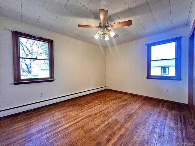 Building Photo - 10 Smith St