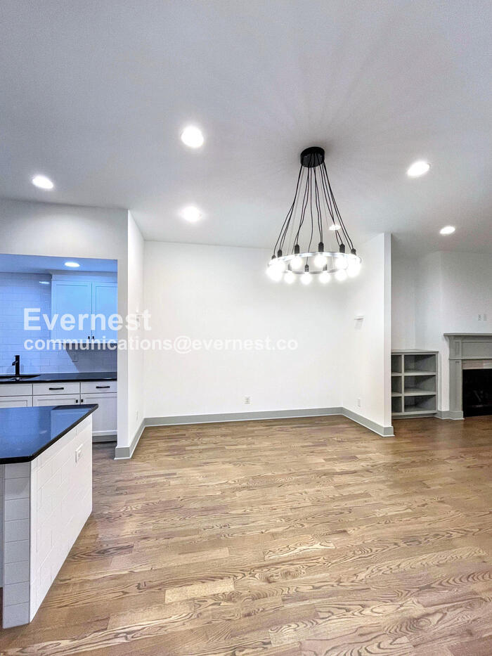 Building Photo - 915B Caruthers Ave