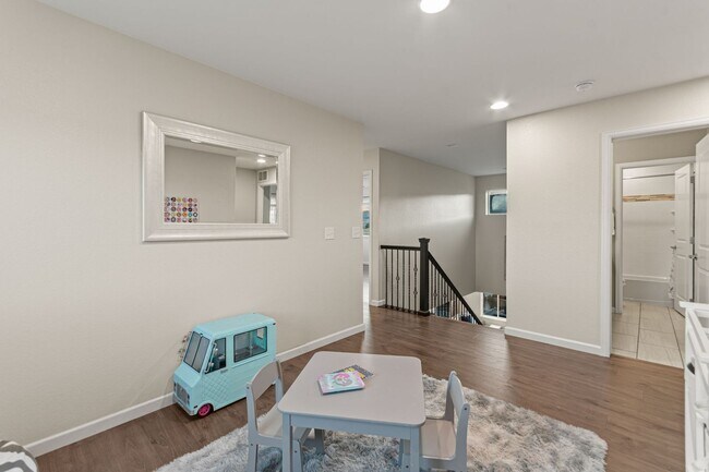 Building Photo - Modern Living. Unforgettable Views 5 bedroom / 5 bathrooms in the desirable Candelas community