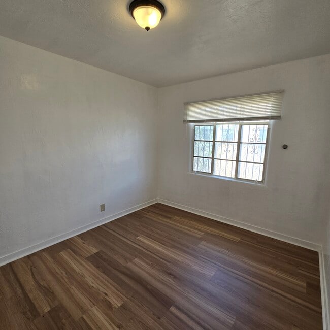 Building Photo - 335 Monroe St NE