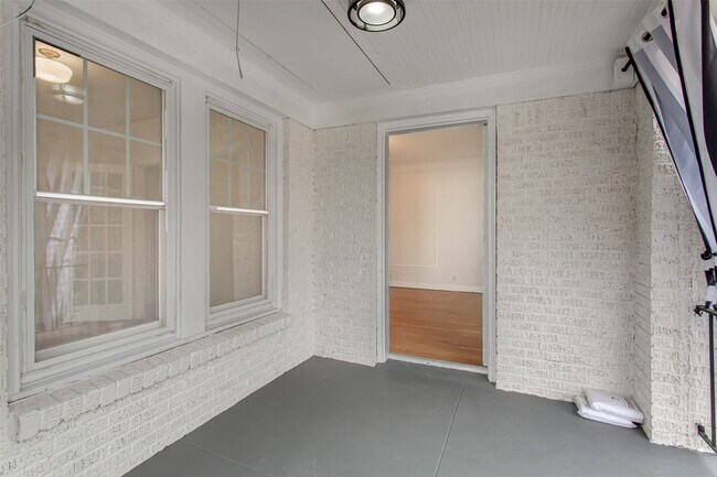 Building Photo - 4204 Prescott Ave