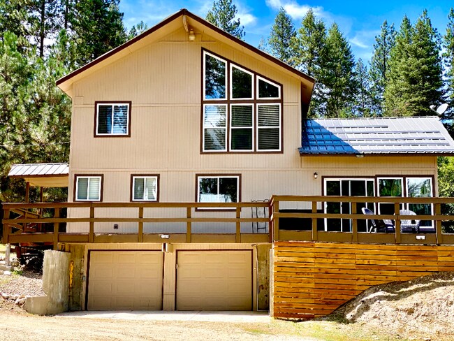 Building Photo - 30 Tamarack Ct