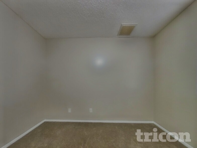 Building Photo - 1824 W Cheyenne Dr