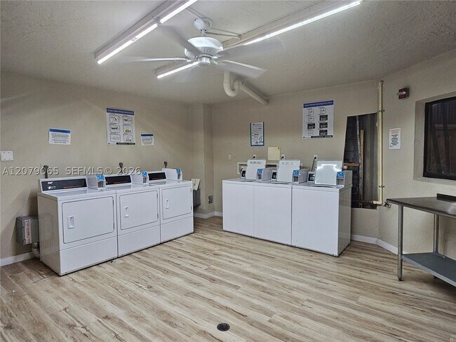 Building Photo - 8065 SW 107th Ave