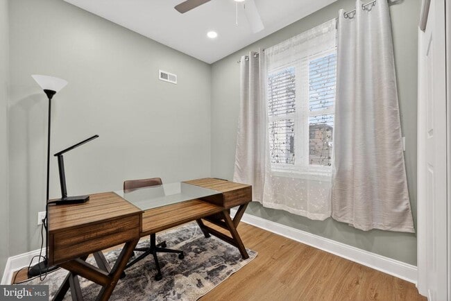 Building Photo - 2542 Arcadia St